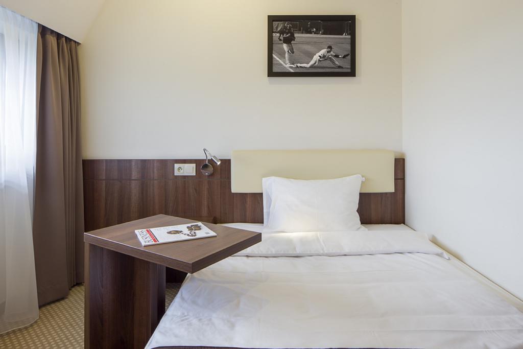 Hotel Antonio Conference Brzeg Room photo